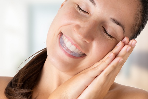 How A Dental Oral Appliance Helps With Sleep Apnea